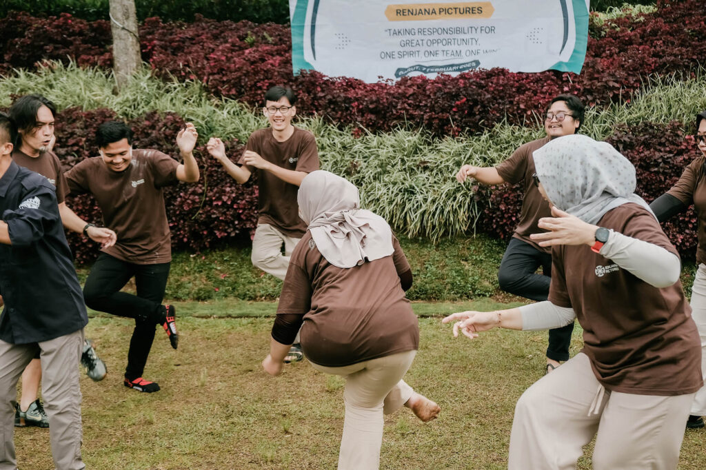 Contoh Acara Gathering